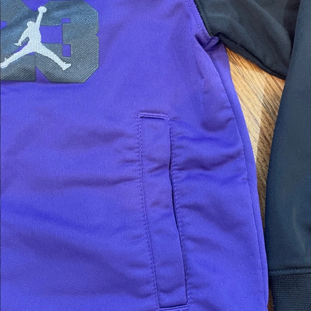 Girl’s Jordan Dri-Fit Zip Up Jacket/Coat. Size 4T. Excellent Condition.